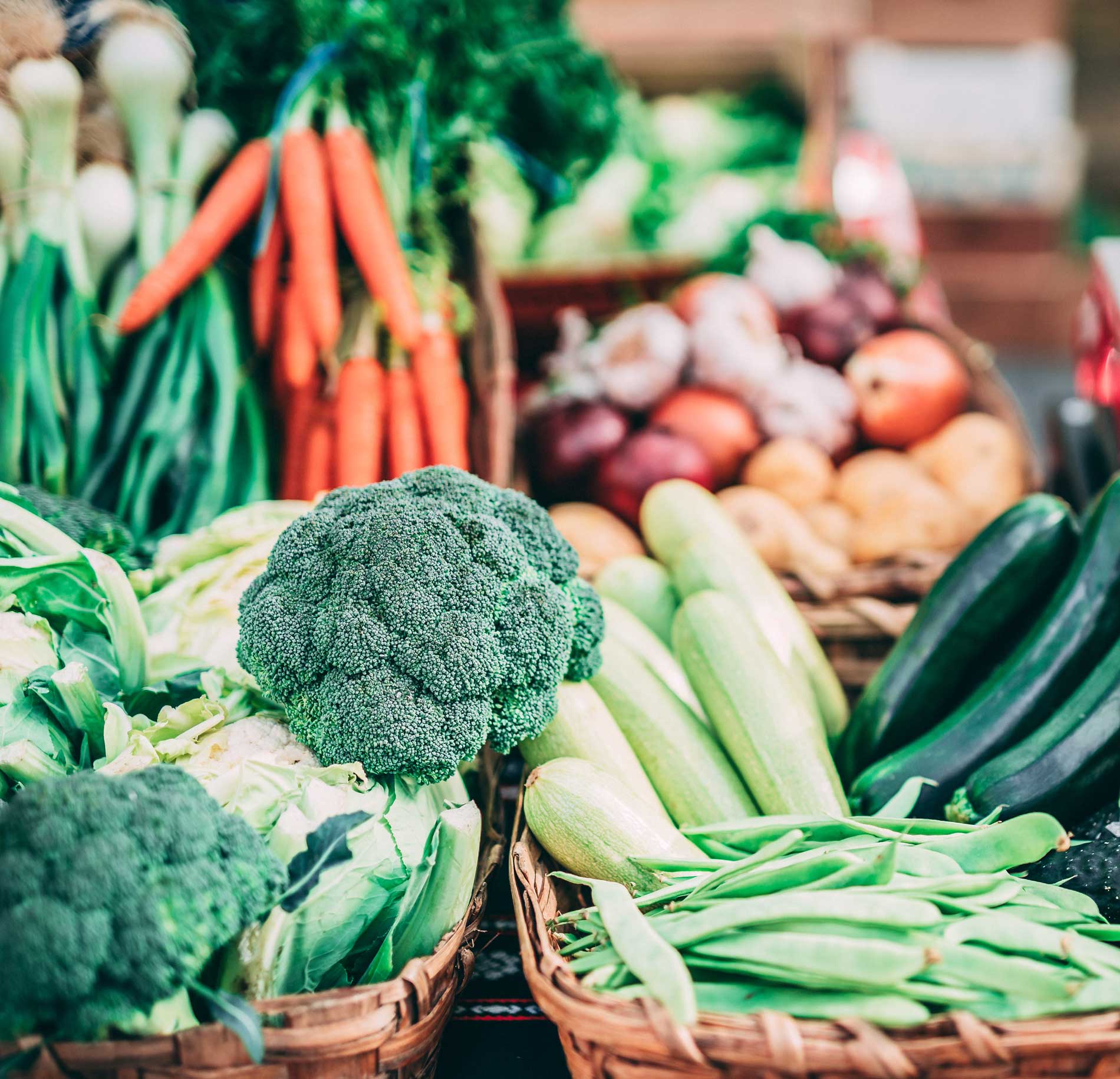 Die schönsten Obst- und Gemüse-Saisonkalender für zu Hause