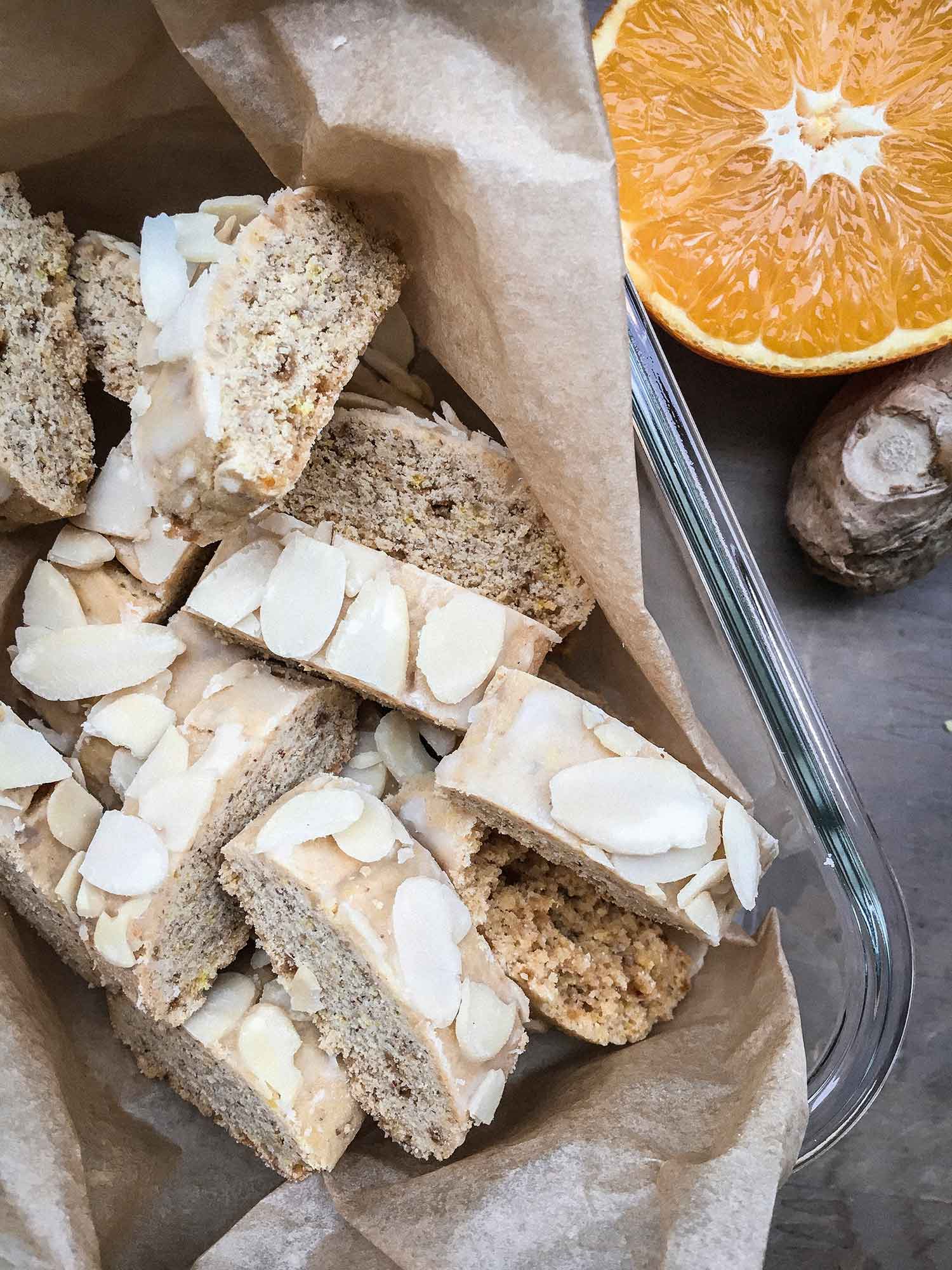 2 Weihnachtsplätzchen-Rezepte für Haselnussplätzchen und großartiges Orangen-Ingwer-Brot